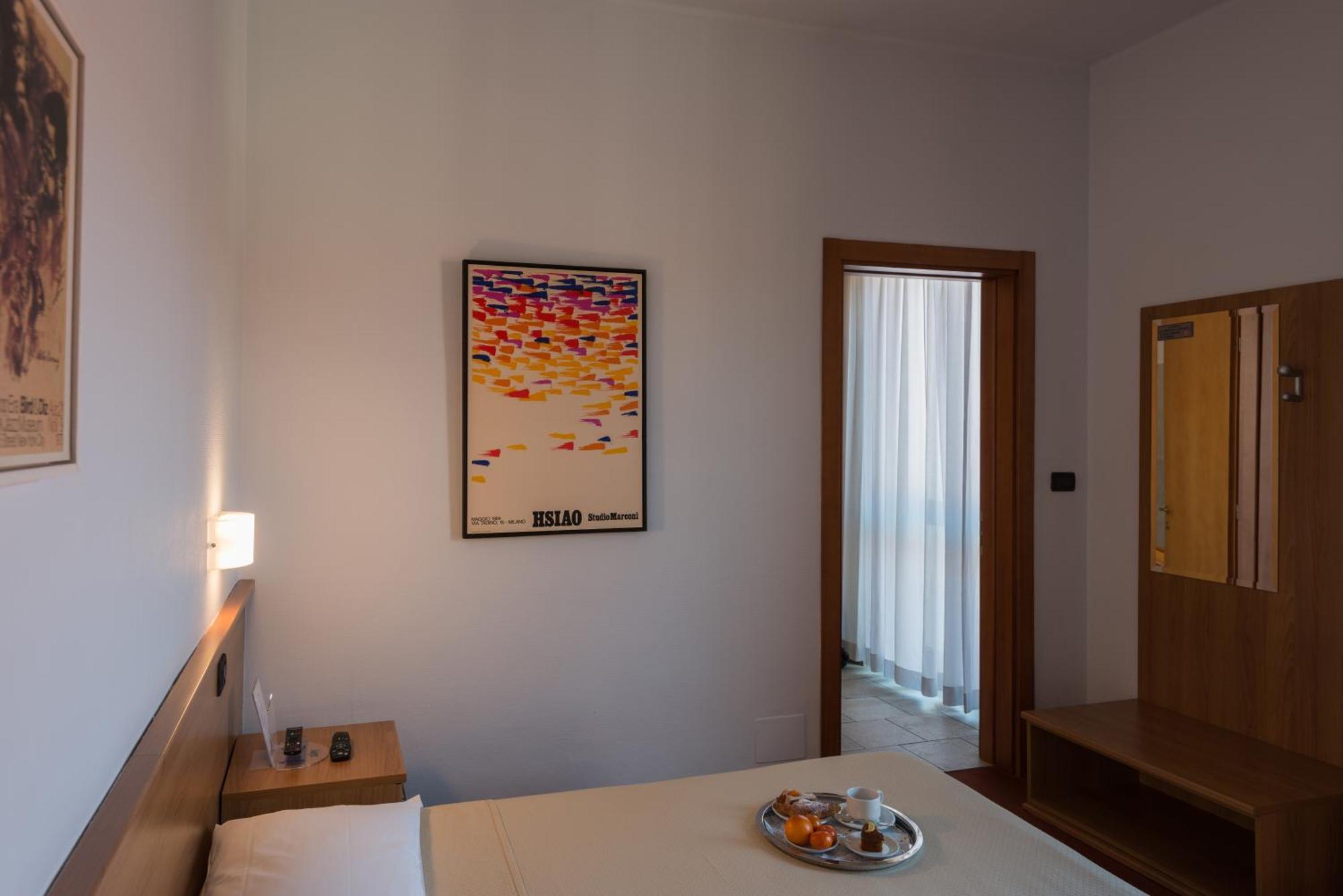 Hotel Lux Alessandria Ruang foto