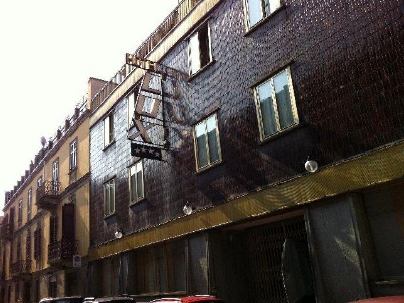Hotel Lux Alessandria Bagian luar foto
