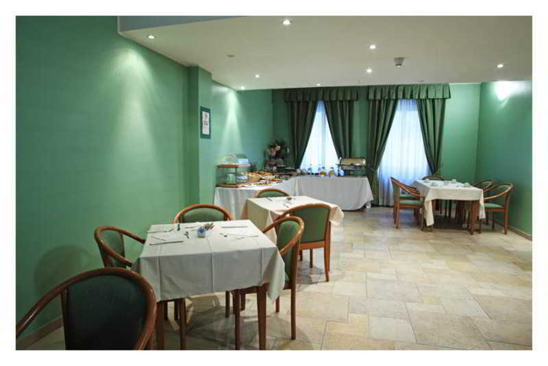Hotel Lux Alessandria Bagian luar foto